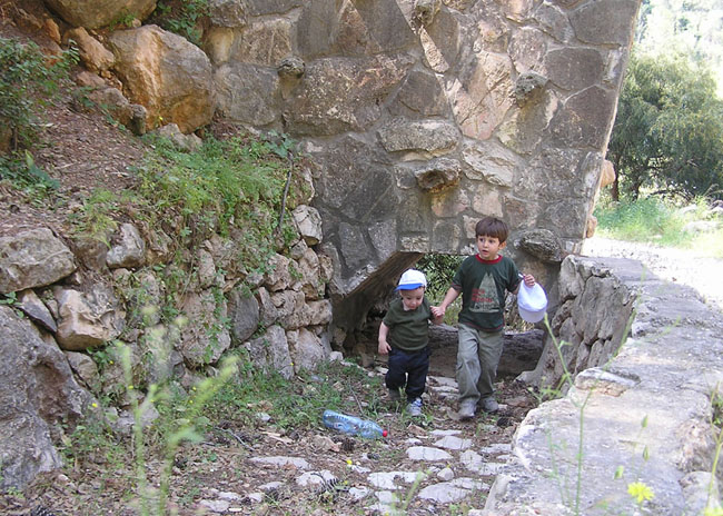 yoni_max_tunnel
